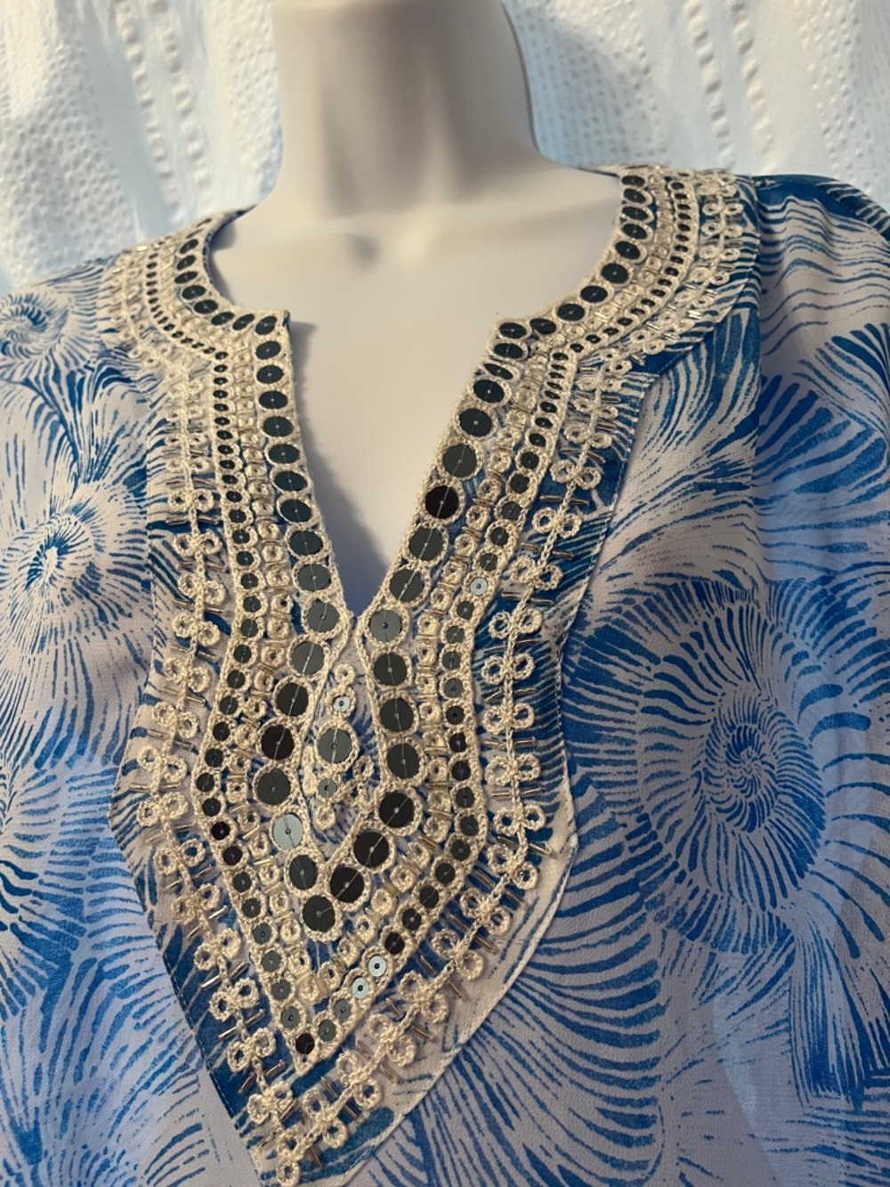 Chico’s size 2 or 12 Blue Printed Beaded sequin V-Neck Women's Top or cover up - Picture 2 of 7